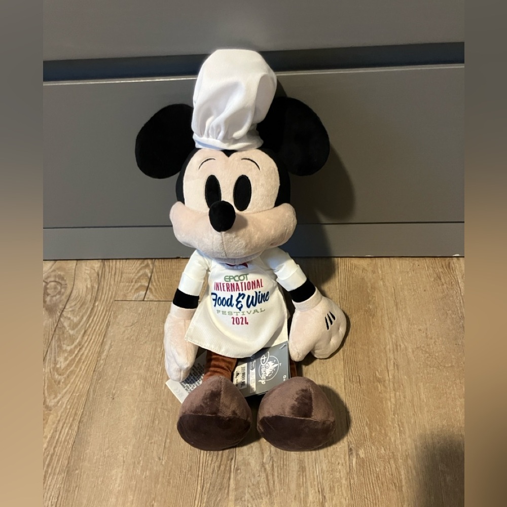 Mickey 2024 food and wine festival plush NWT